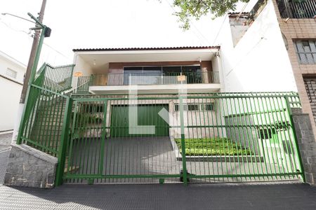 Casa à venda com 220m², 3 quartos e 3 vagasFachada