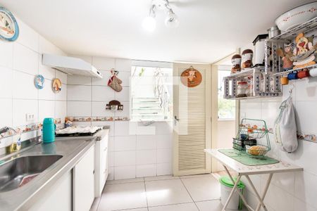 Casa à venda com 330m², 6 quartos e 6 vagas