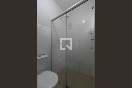 Banheiro de kitnet/studio para alugar com 1 quarto, 30m² em Cidade Universitária, Campinas