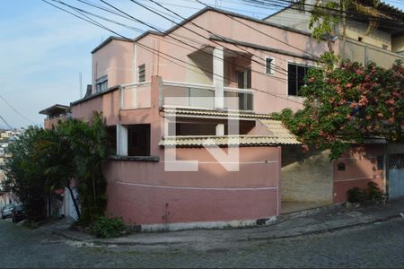 Casa à venda com 280m², 3 quartos e 4 vagasFachada