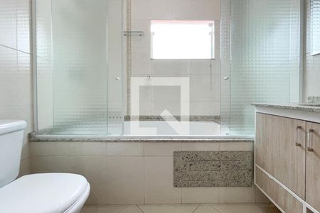 Casa à venda com 144m², 3 quartos e 3 vagasBanheiro - Suíte