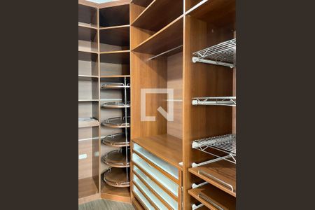 Casa à venda com 144m², 3 quartos e 3 vagasCloset - Suíte