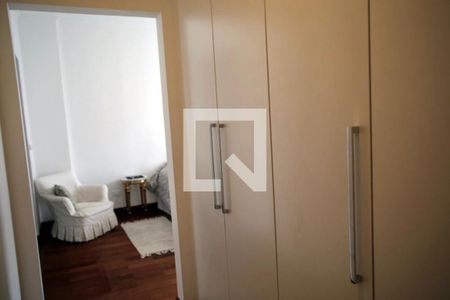 Apartamento à venda com 186m², 3 quartos e 2 vagasQuarto 3 - Armários