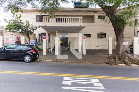 Casa para alugar com 203m², 4 quartos e 4 vagasFachada