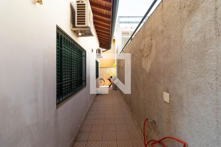 Casa à venda com 360m², 3 quartos e 4 vagas Casa à venda com 360m², 3 quartos e 4 vagasQuinal