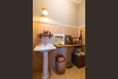 Casa à venda com 360m², 3 quartos e 4 vagas Casa à venda com 360m², 3 quartos e 4 vagasLavabo