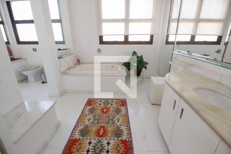 Apartamento para alugar com 477m², 4 quartos e 5 vagasBanheiro da Suíte 3