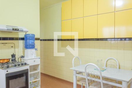 Casa à venda com 233m², 2 quartos e 4 vagas