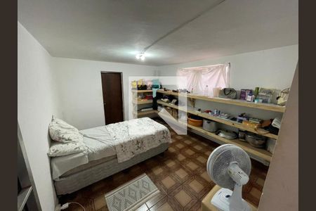 Casa à venda com 3 quartos, 300m² em Vila Scarpelli, Santo André