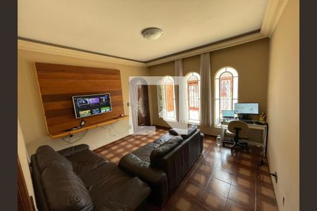 Casa à venda com 3 quartos, 300m² em Vila Scarpelli, Santo André