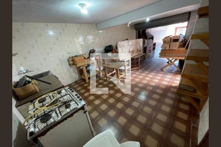 Casa à venda com 3 quartos, 300m² em Vila Scarpelli, Santo André