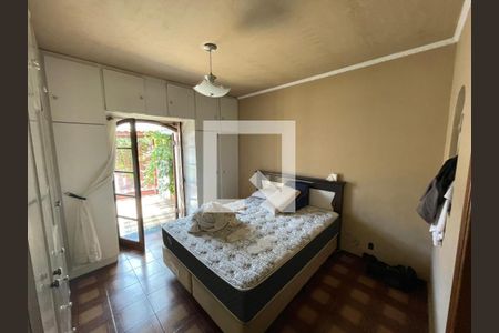 Casa à venda com 3 quartos, 300m² em Vila Scarpelli, Santo André