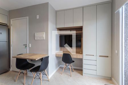 Sala/Quarto de kitnet/studio para alugar com 1 quarto, 28m² em Indianópolis, São Paulo