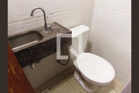 Casa à venda com 130m², 3 quartos e 2 vagasBanheiro Social