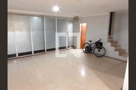 Casa à venda com 130m², 3 quartos e 2 vagasGaragem