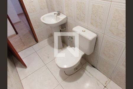 Casa à venda com 130m², 3 quartos e 2 vagasBanheiro da Suíte 2