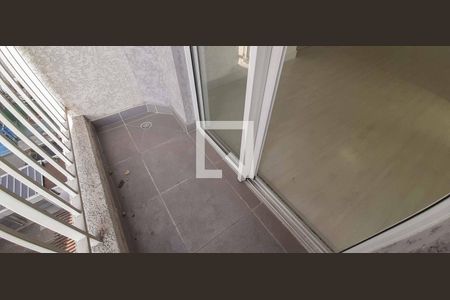 Sacada de apartamento para alugar com 2 quartos, 46m² em Padroeira, Osasco