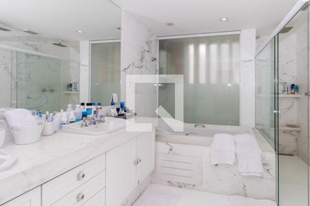 Apartamento à venda com 330m², 3 quartos e 3 vagas