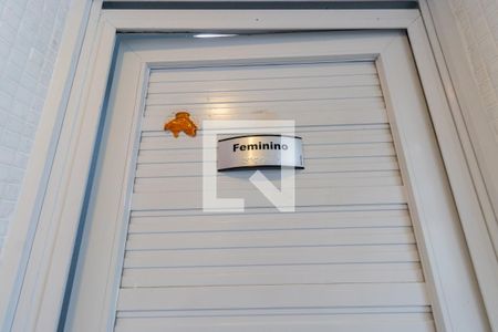 Apartamento para alugar com 360m², 5 quartos e 2 vagasBanheiro da Piscina 1