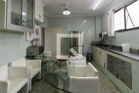 Apartamento para alugar com 360m², 5 quartos e 2 vagasCozinha