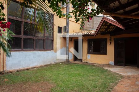 Casa de condomínio para alugar com 1600m², 3 quartos e 2 vagas Casa de condomínio para alugar com 1600m², 3 quartos e 2 vagasÁREA EXTERNA