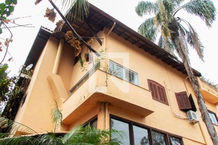 Casa de condomínio para alugar com 1600m², 3 quartos e 2 vagas Casa de condomínio para alugar com 1600m², 3 quartos e 2 vagasÁREA EXTERNA