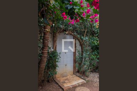 Casa de condomínio para alugar com 1600m², 3 quartos e 2 vagas Casa de condomínio para alugar com 1600m², 3 quartos e 2 vagasÁREA EXTERNA