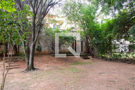 Casa de condomínio para alugar com 1600m², 3 quartos e 2 vagas Casa de condomínio para alugar com 1600m², 3 quartos e 2 vagasÁREA EXTERNA FUNDOS