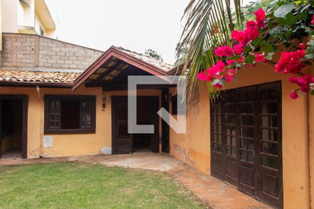 Casa de condomínio para alugar com 1600m², 3 quartos e 2 vagas Casa de condomínio para alugar com 1600m², 3 quartos e 2 vagasÁREA EXTERNA