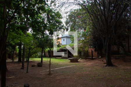 Casa de condomínio para alugar com 1600m², 3 quartos e 2 vagas Casa de condomínio para alugar com 1600m², 3 quartos e 2 vagasÁREA EXTERNA FUNDOS