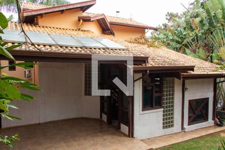 Casa de condomínio para alugar com 1600m², 3 quartos e 2 vagas Casa de condomínio para alugar com 1600m², 3 quartos e 2 vagasÁREA EXTERNA FRENTE