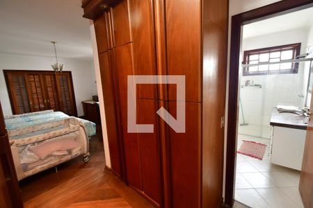 Casa à venda com 499m², 4 quartos e 8 vagasQuarto 4 - Suíte