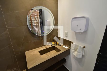 Casa à venda com 499m², 4 quartos e 8 vagasLavabo 1 - Piscina