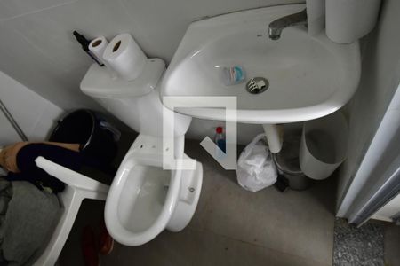 Casa à venda com 499m², 4 quartos e 8 vagasBanheiro de serviço