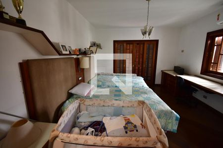 Casa à venda com 499m², 4 quartos e 8 vagasQuarto 4 - Suíte