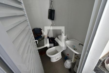 Casa à venda com 499m², 4 quartos e 8 vagasBanheiro de serviço