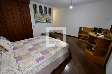 Casa à venda com 499m², 4 quartos e 8 vagasQuarto 3 - Suíte