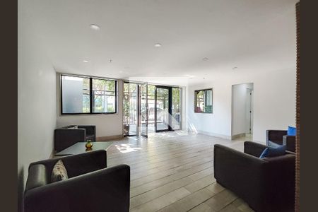 Apartamento à venda com 75m², 3 quartos e 1 vaga Apartamento à venda com 75m², 3 quartos e 1 vagaFachada e portaria