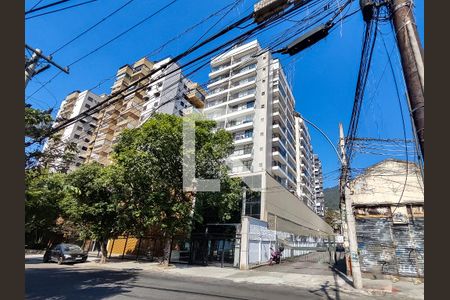 Apartamento à venda com 75m², 3 quartos e 1 vaga Apartamento à venda com 75m², 3 quartos e 1 vagaFachada e portaria
