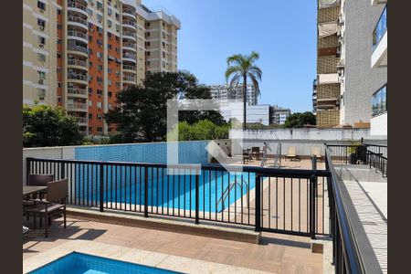 Apartamento à venda com 75m², 3 quartos e 1 vagaÁrea comum - Piscina
