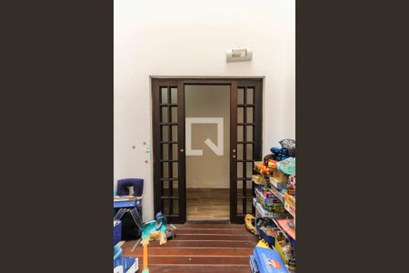 Casa à venda com 105m², 3 quartos e 2 vagas Casa à venda com 105m², 3 quartos e 2 vagasJardim de Inverno