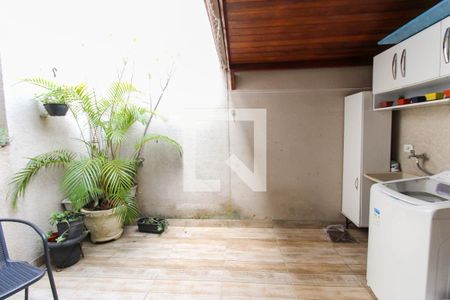 Casa à venda com 105m², 3 quartos e 2 vagas Casa à venda com 105m², 3 quartos e 2 vagasÁrea de Serviço - Churrasqueira