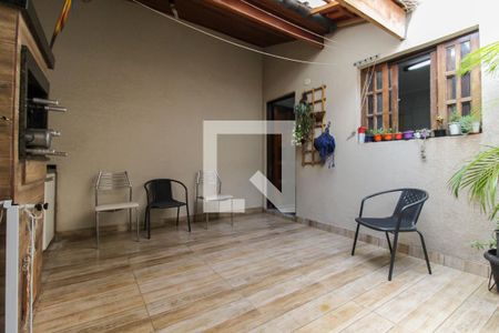 Casa à venda com 105m², 3 quartos e 2 vagas Casa à venda com 105m², 3 quartos e 2 vagasÁrea de Serviço - Churrasqueira