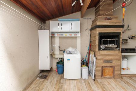 Casa à venda com 105m², 3 quartos e 2 vagas Casa à venda com 105m², 3 quartos e 2 vagasÁrea de Serviço - Churrasqueira