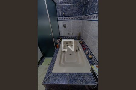 Casa à venda com 285m², 3 quartos e 6 vagas Casa à venda com 285m², 3 quartos e 6 vagasBanheiro Suíte