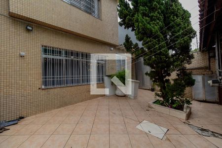 Casa à venda com 285m², 3 quartos e 6 vagas Casa à venda com 285m², 3 quartos e 6 vagasQuintal