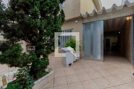 Casa à venda com 285m², 3 quartos e 6 vagas Casa à venda com 285m², 3 quartos e 6 vagasQuintal