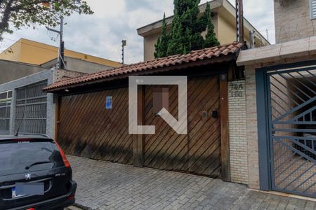 Casa à venda com 285m², 3 quartos e 6 vagas Casa à venda com 285m², 3 quartos e 6 vagasFachada + Placa