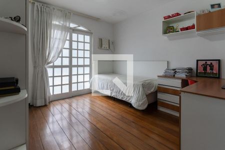 Casa de condomínio à venda com 380m², 5 quartos e 2 vagas