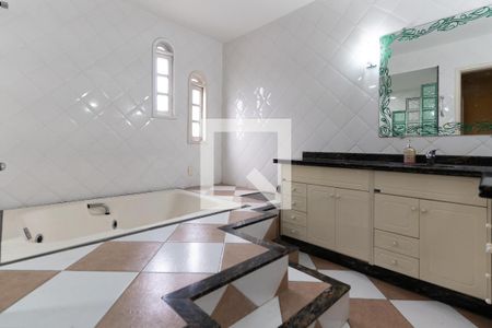 Casa de condomínio à venda com 380m², 5 quartos e 2 vagas